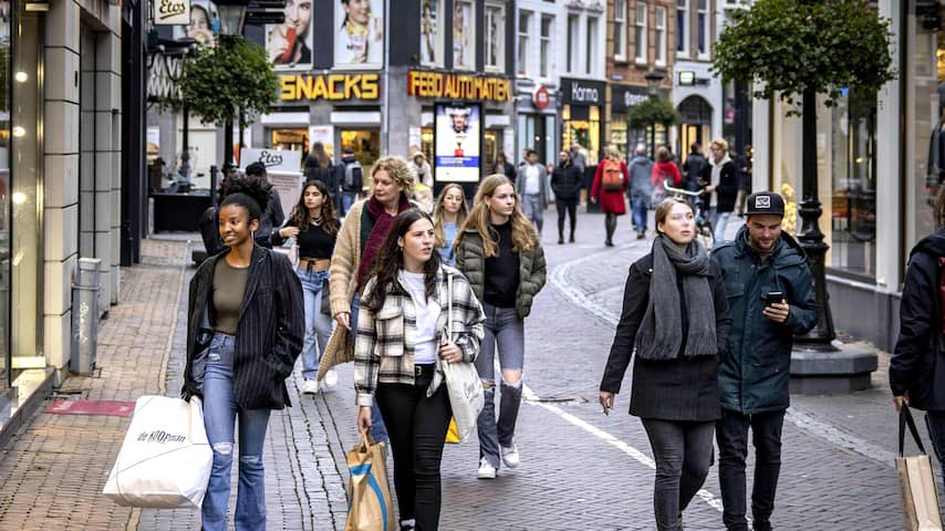 Platenzaak Eruit, Horeca Erin: Hoe De Winkelstraat In Tien Jaar ...