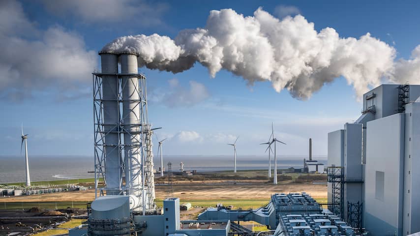 Exterieur van de Eemshavencentrale. De elektriciteitscentrale van RWE gebruikt steenkool en biomassa als brandstof. 