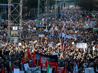 Duitsers opnieuw massaal straat op tegen extreemrechts