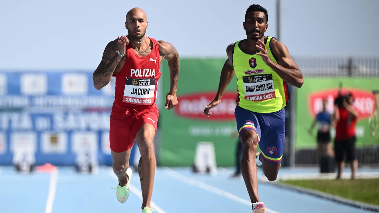 Lamont Marcell Jacobs (links) was de snelste man op de 100 meter op de atletiekbaan in Savona.
