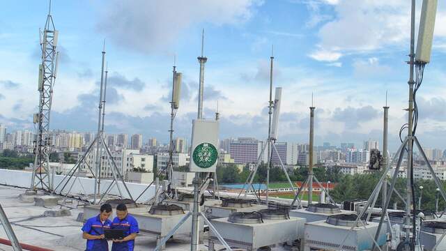 Zendmasten in Verenigd Koninkrijk in brand gestoken uit angst coronavirus