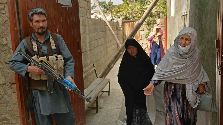 Afghaanse tolken krijgen brieven van Taliban om voor rechter te verschijnen