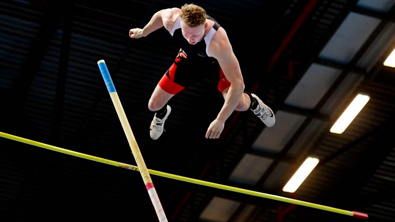 Menno Vloon werd met een hoogte van 5,72 meter Nederlands kampioen polsstokhoogspringen.