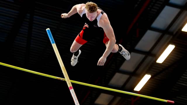 Menno Vloon werd met een hoogte van 5,72 meter Nederlands kampioen polsstokhoogspringen.