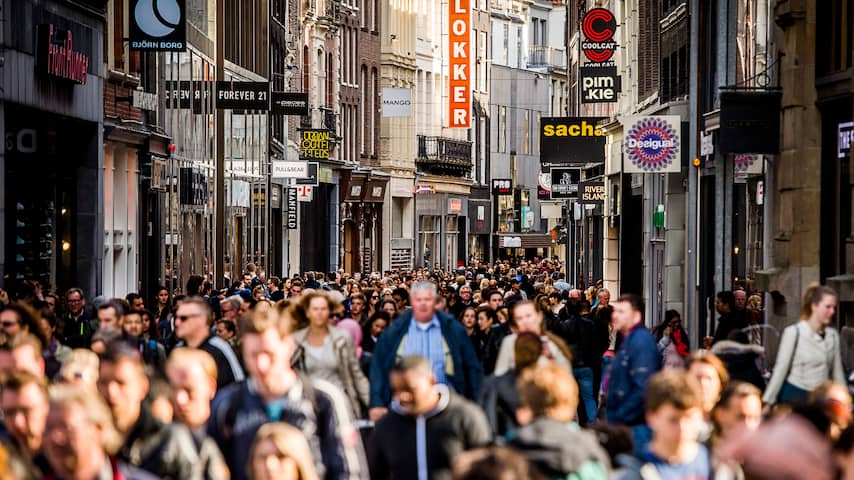 Aantal passanten in winkelstraten groeit met 5 procent