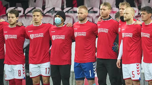 De spelers van Denemarken droegen eenzelfde shirt als Oranje.