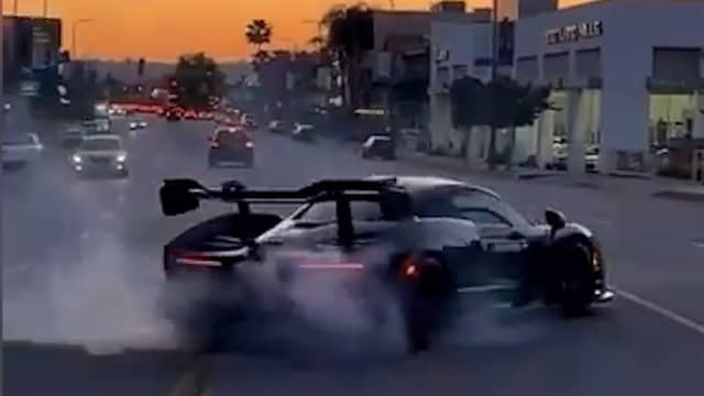 YouTuber rijdt net aangeschafte sportwagen kapot in Los Angeles