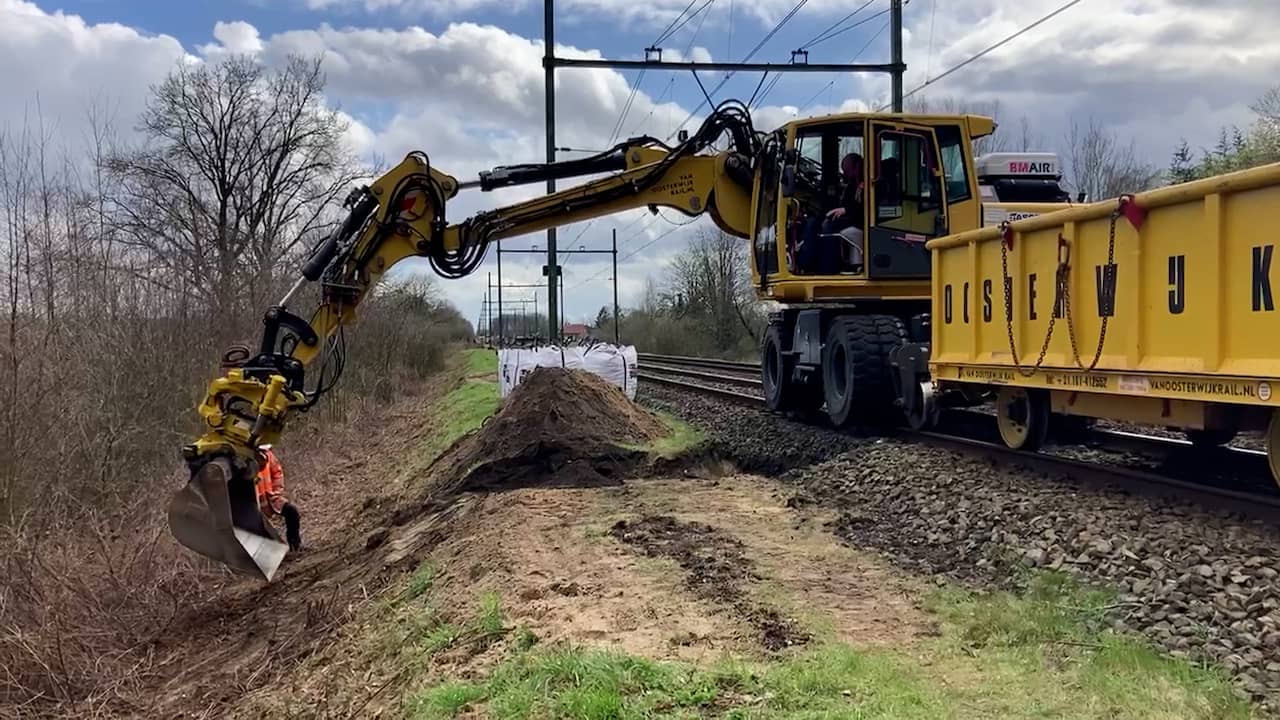 Image from video: ProRail starts excavating a badger sett under the railway near Esch