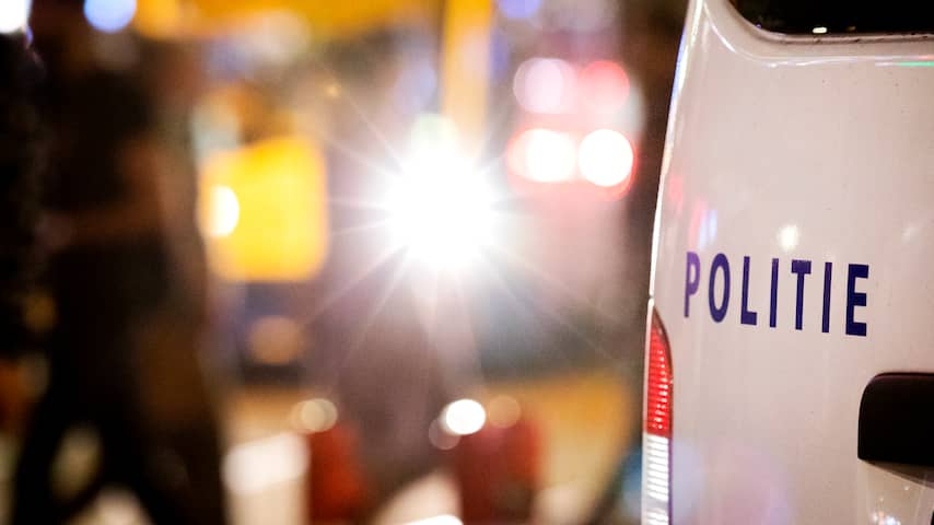 Automobilist aangehouden na botsing tegen paal op Westerhagelaan
