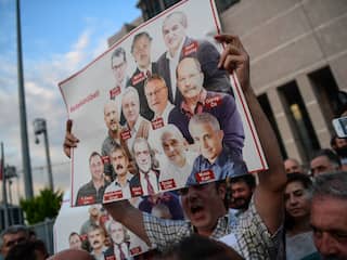 Zeven journalisten Turkse oppositiekrant vrijgelaten