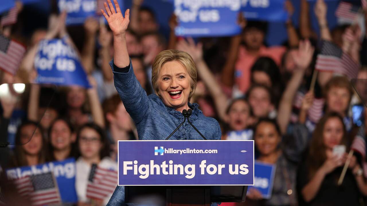 Bij de Democraten won Hillary Clinton ruim op haar tegenstander Bernie Sanders. Zij won niet alleen de voorverkiezingen in Florida, maar ook in Ohio en North Carolina.