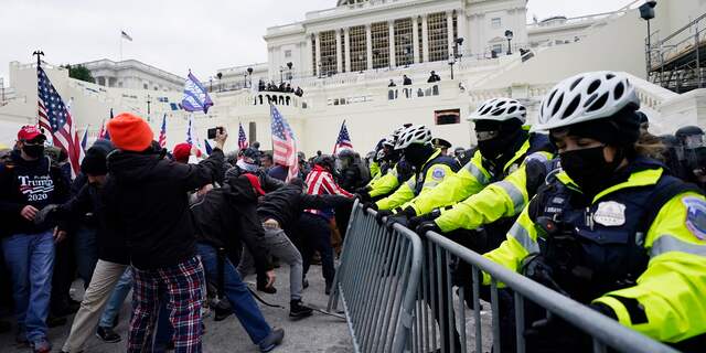 Zitting Congres stilgelegd na bestorming Capitool door ...