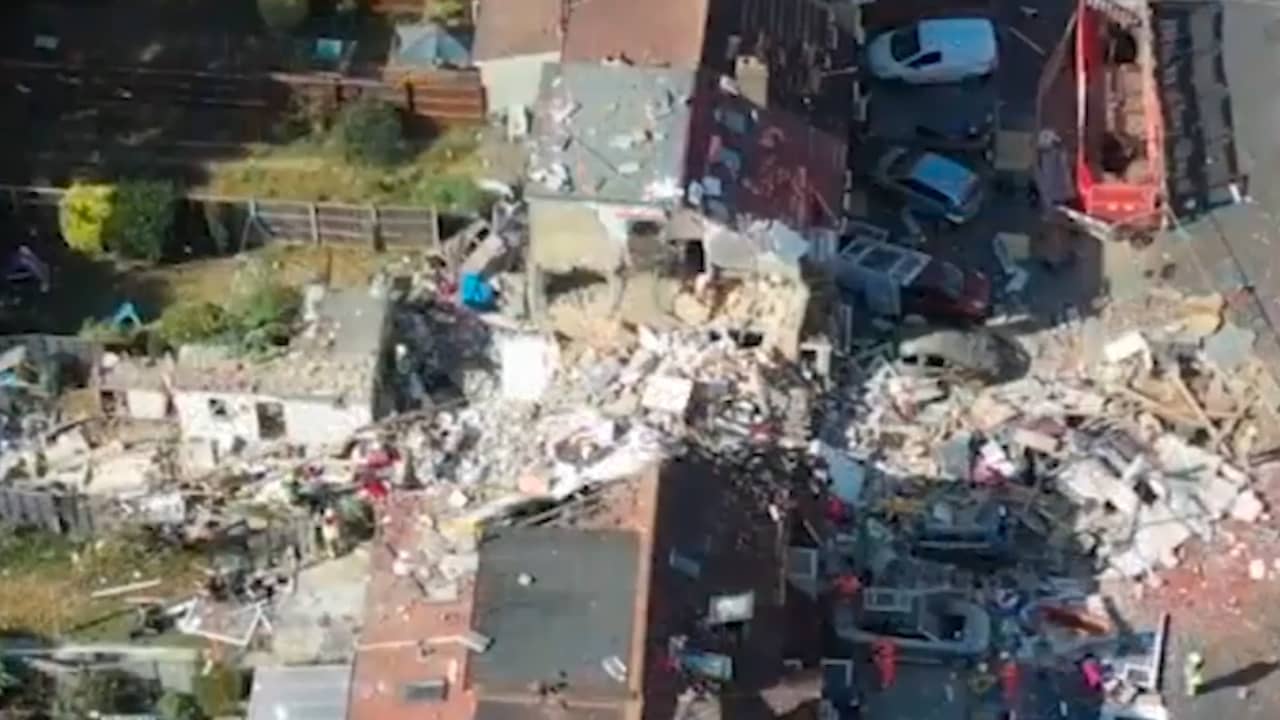 Beeld uit video: Drone filmt huis in puin na explosie in Zuid-Londen