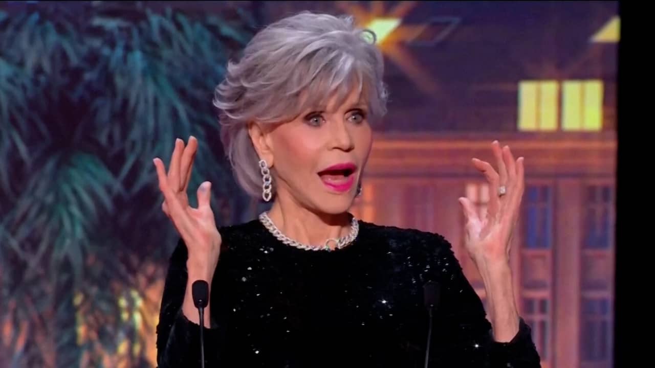 Beeld uit video: Jane Fonda reikt belangrijkste filmprijs van Cannes uit