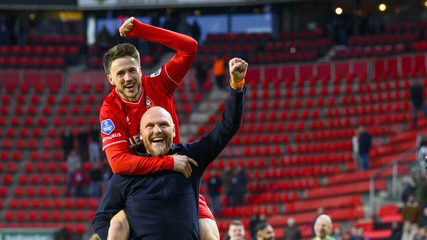 Clubtopscorer Van Wolfswinkel (35) plakt er nog een jaar aan vast bij FC Twente