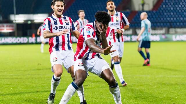 Kwasi Wriedt deed Ajax pijn in Tilburg.