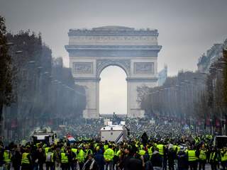 Frankrijk verhoogt benzineprijs na 'Gele Hesjes'-protesten pas in 2020