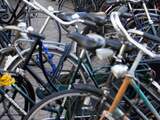 Fietsenrekken rondom station Zwolle half maart weg
