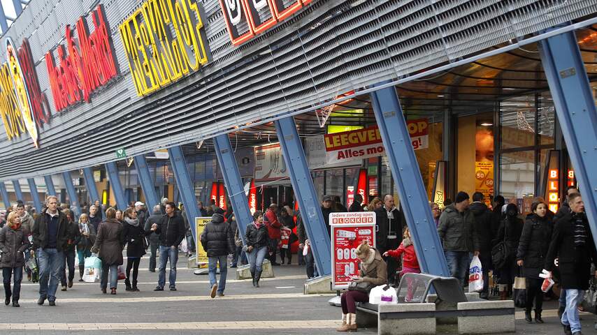 Rotterdamse politie redt in slaap gevallen man uit winkelcentrum