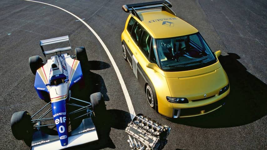 Renault maakte van de Espace een raceauto met tiencilinder motor en 830 pk. 