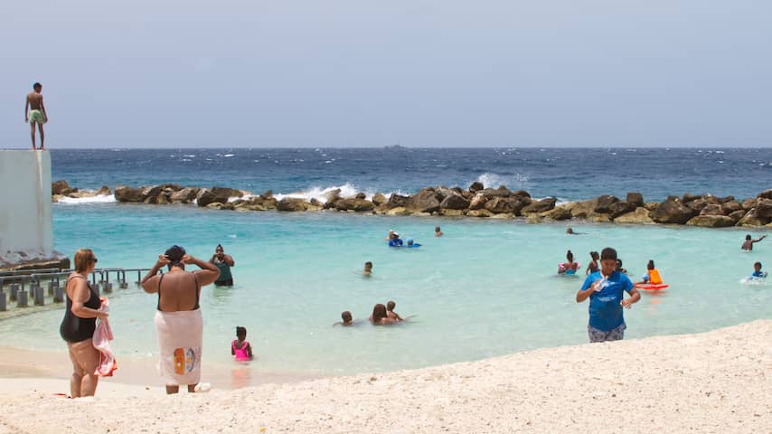 Curaçao versoepelt maatregelen: stranden weer open