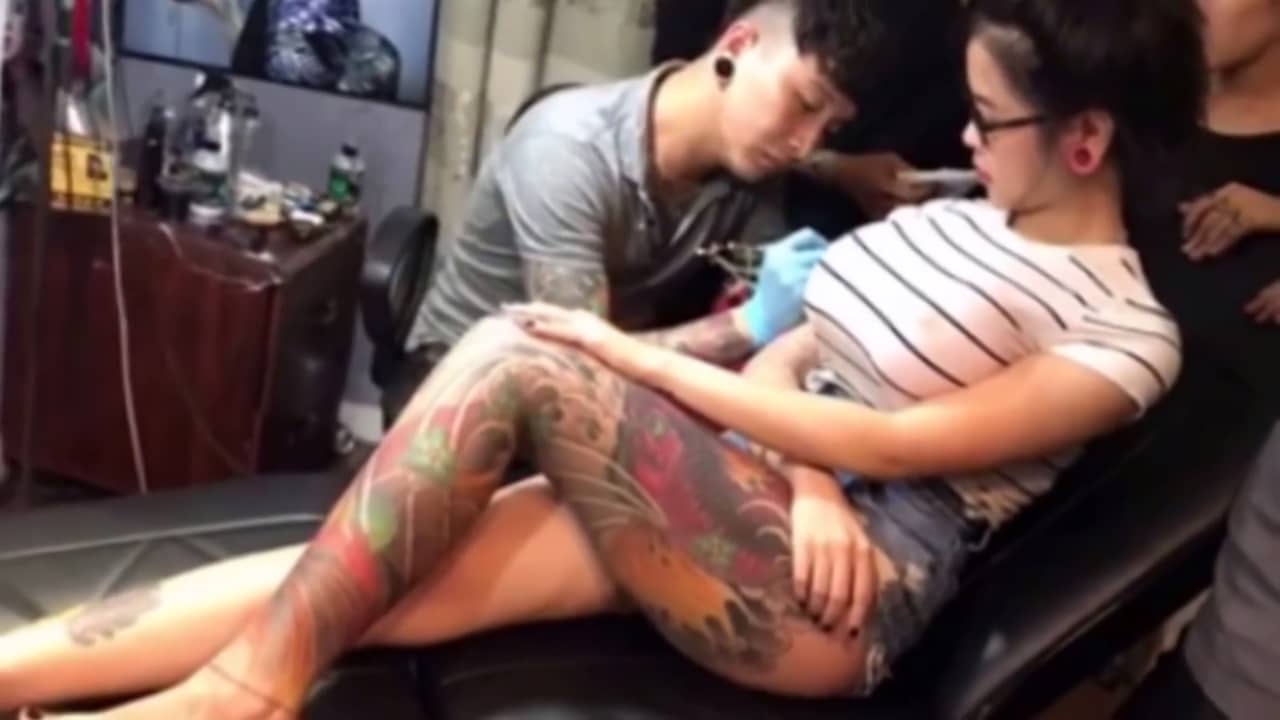 Tatoeages en tieten