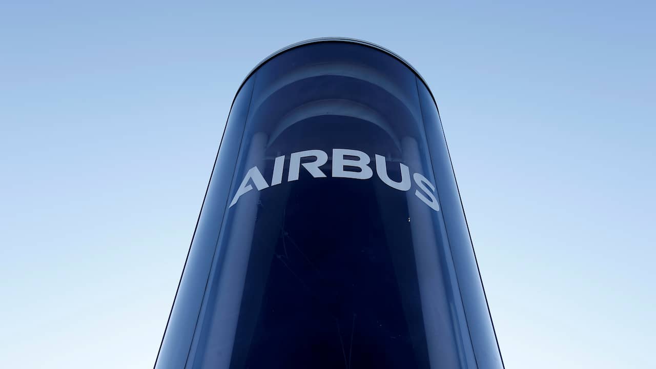 ‘Airbus offers employees extra money to leave voluntarily’ |  NOW