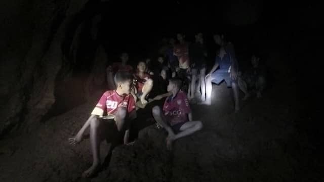 Afbeeldingsresultaat voor thaise voetballers in grot