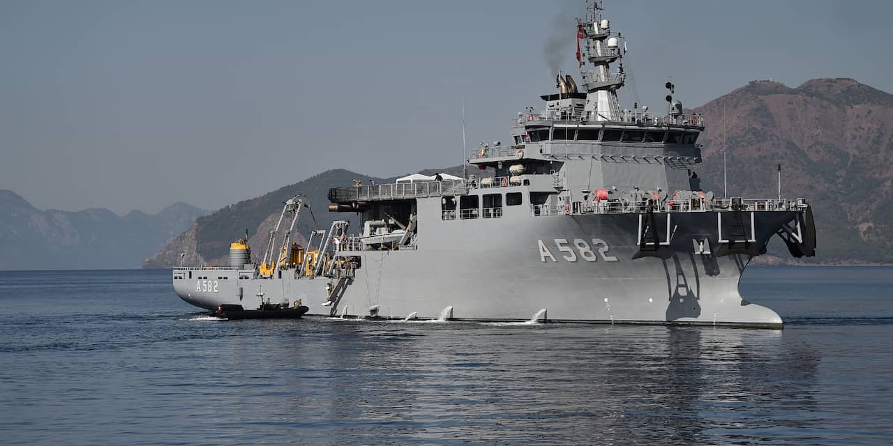 Tien gepensioneerde Turkse admiraals opgepakt na kritische open brief