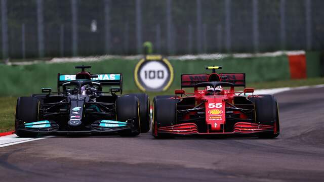 Na zijn fout begon Hamilton aan een inhaalrace. (Foto: Getty Images)