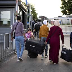 Veiligheidsberaad wil structurele oplossing asielcrisis ‘Niet blijven doormodderen’