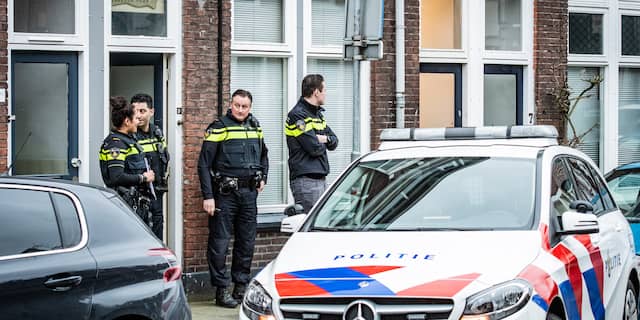 Man wordt aangehouden tijdens aangifte vermissing ID-kaart ...