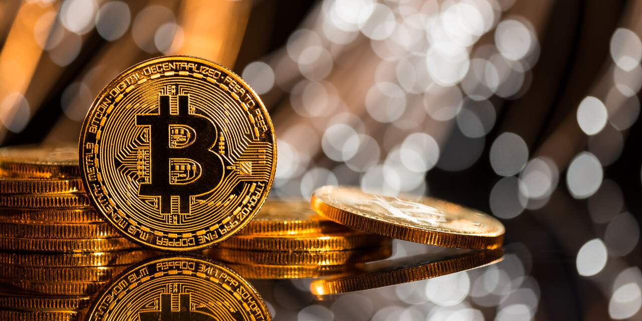 Bitcoinkoers duikelt tot onder de 30.000 dollar