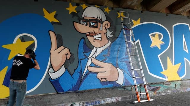 Graffitikunstenaars eren Joost Klein met enorm werk in Leeuwarden
