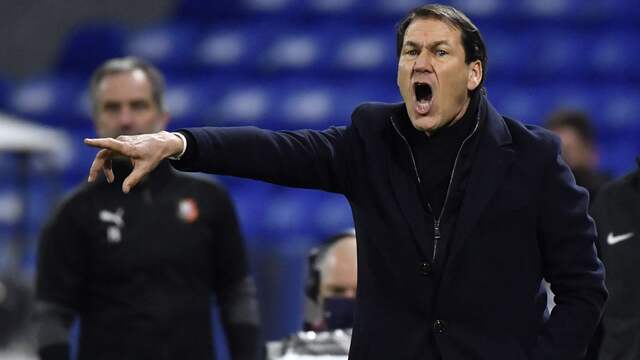 Lyon-trainer Rudi Garcia kreeg een rode kaart van Stéphanie Frappart.