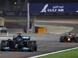 Hamilton klopt Verstappen nipt in bloedstollend duel GP Bahrein