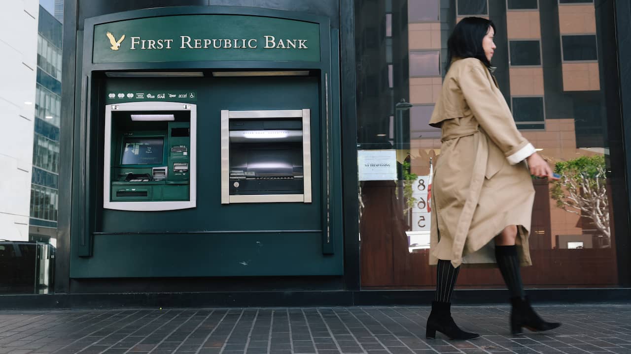 The third American bank to collapse in a short time  Economy
