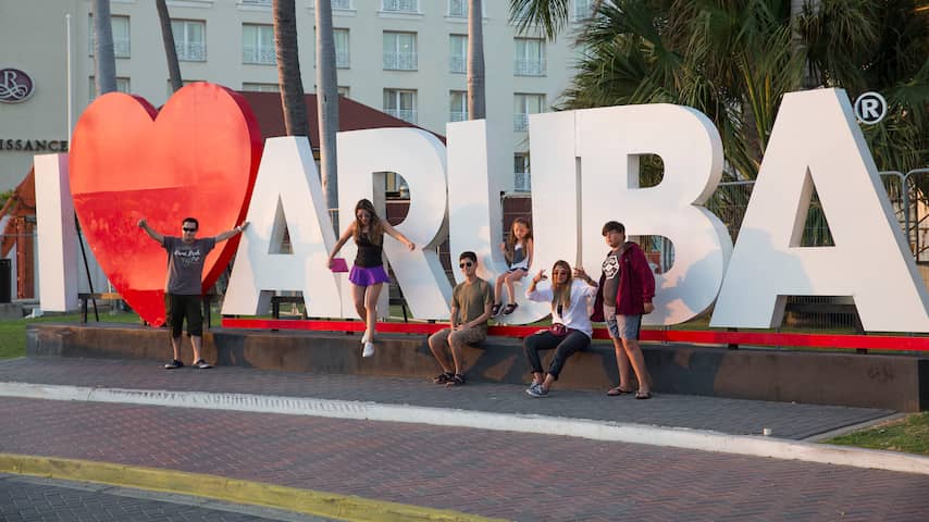 Coronasteun aan Aruba stopgezet vanwege ruzie over hervormingen