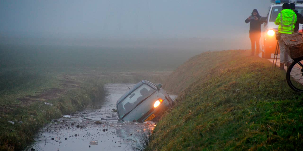 Automobilist Belandt In De Sloot Op Hoekseweg | NU - Het Laatste Nieuws ...