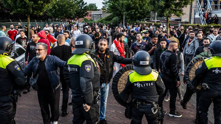 Politie pakt tien tegendemonstranten op rond Pegida-protest Eindhoven