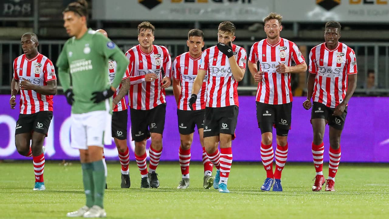 Psv Wint Ook Niet Van Sparta En Ziet Achterstand Op Ajax Verder Oplopen