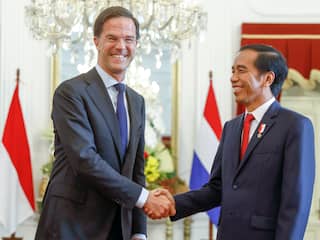 Premier Mark Rutte en de Indonesische president Joko Widodo bij het Nationaal Paleis