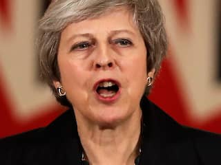May houdt vast aan huidige Brexit-koers ondanks dag vol kritiek