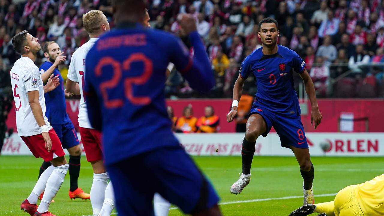Denzel Dumfries gaf bij de 0-1 de assist op Cody Gakpo.