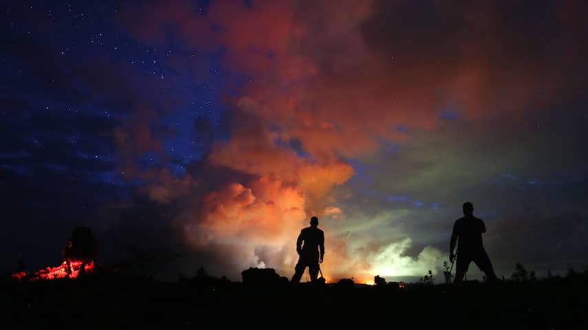 Grote explosie met aswolk bij actieve vulkaan op Hawaï