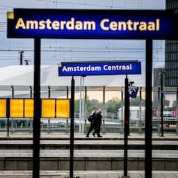 Nog geen treinverkeer rond Amsterdam, NS zegt: stel reis uit