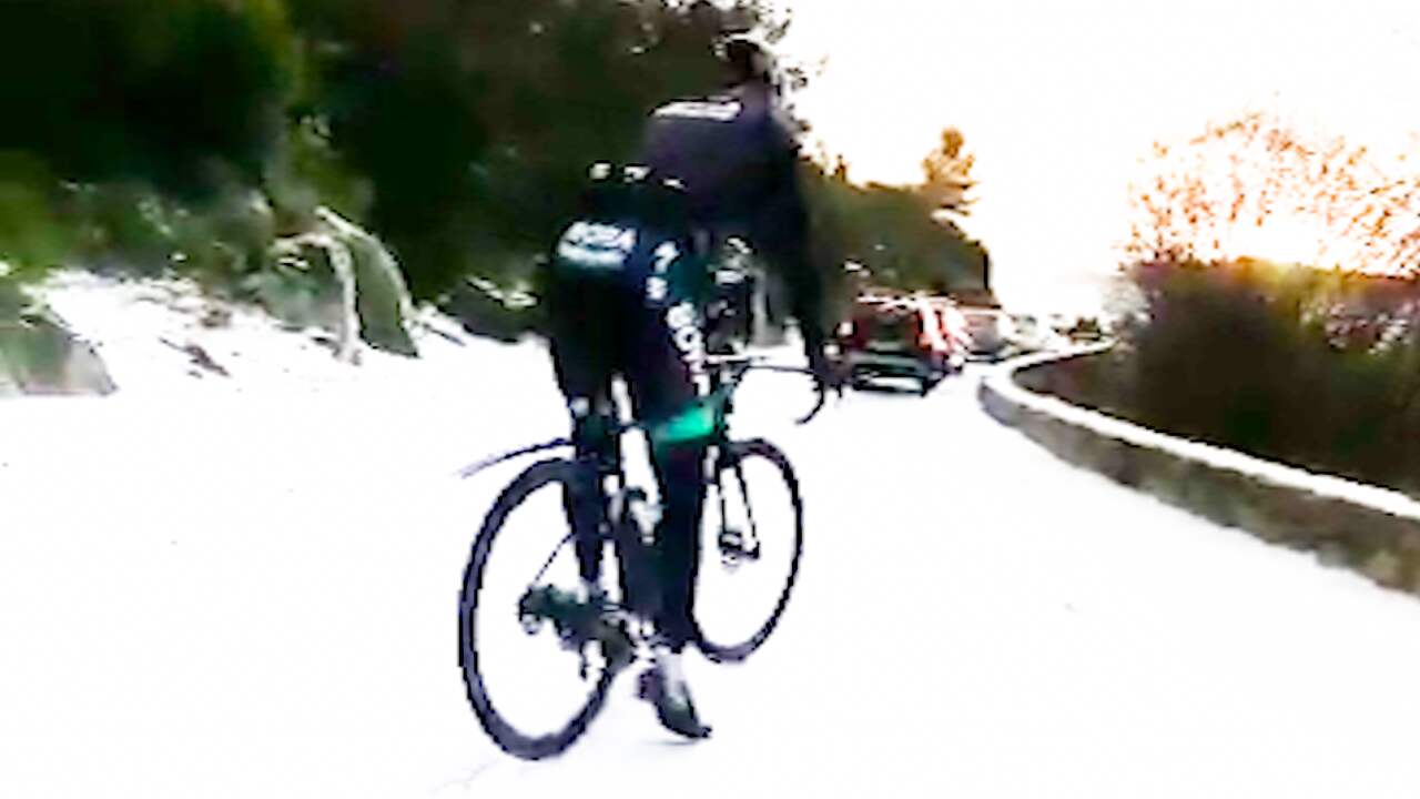 Beeld uit video: Sagan glibbert naar beneden over besneeuwde wegen in Monaco