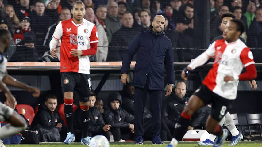 Oud Feyenoorders Martins Indi En Clasie Schrikken Van Spel Az In De Kuip Voetbal Nunl