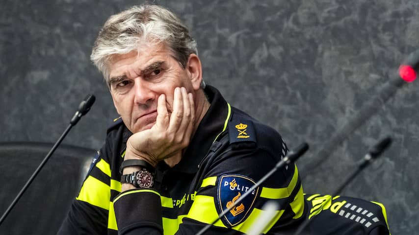 Amsterdamse politiechef Frank Paauw wordt de nieuwe KNVB-voorzitter