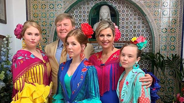 Máxima met het gezin op vakantie in Sevilla.